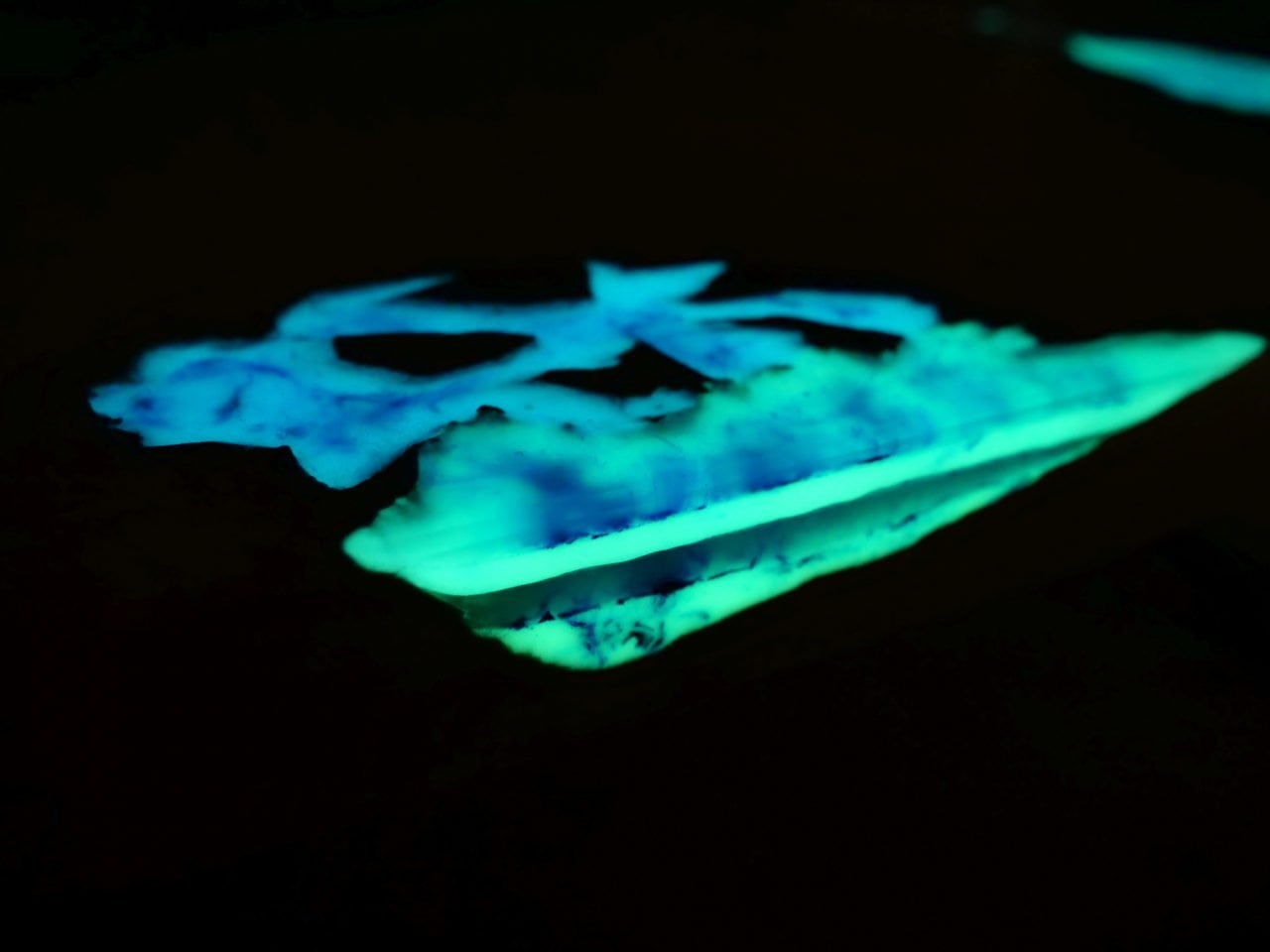 Turquoise glowing luminescent pigment 100gr - Image 12